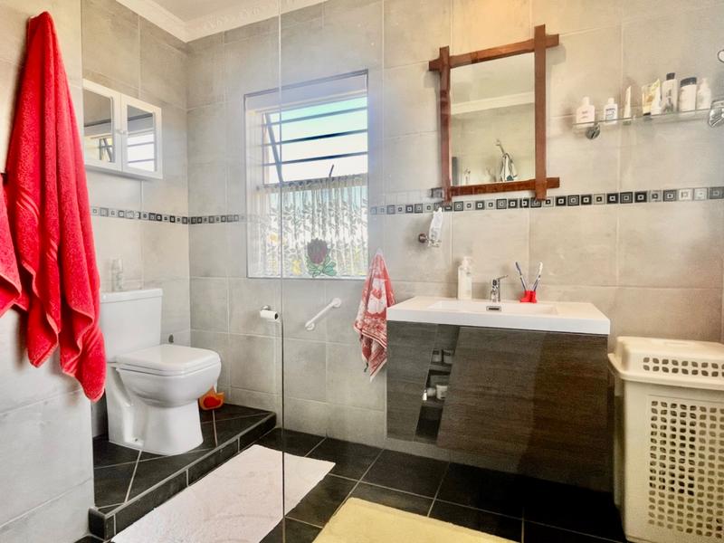 3 Bedroom Property for Sale in Fraaiuitsig Western Cape